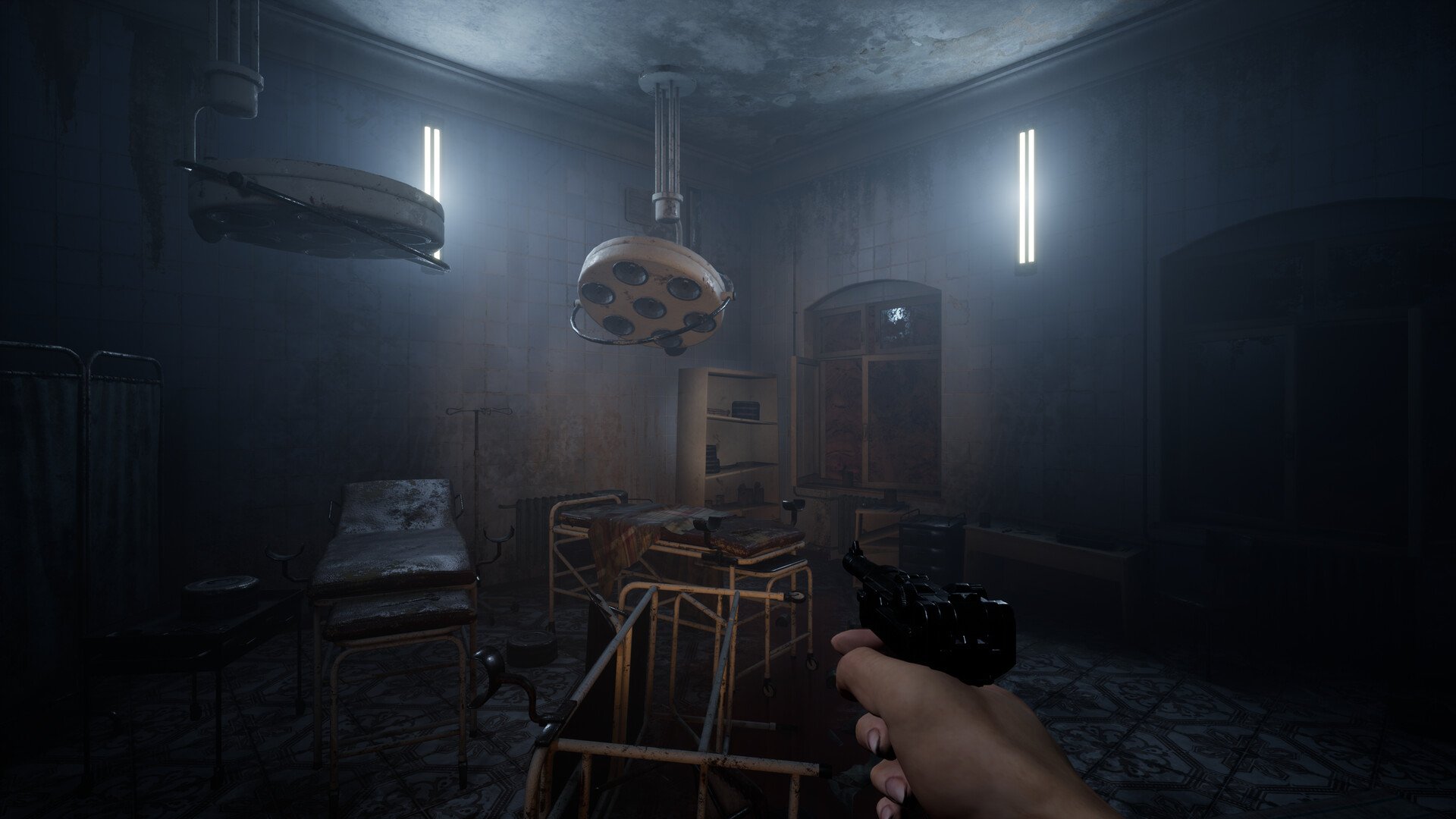 Screenshot di gameplay di Mortanis Prisoners con la protagonista Justina in un ambiente ostile