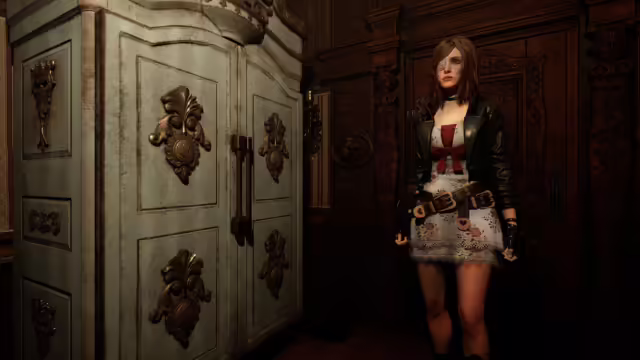 Caroline Walker impugna un'arma artigianale in Tormented Souls 2